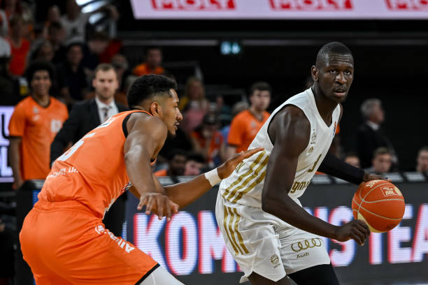 球员廖力生 球员廖力生