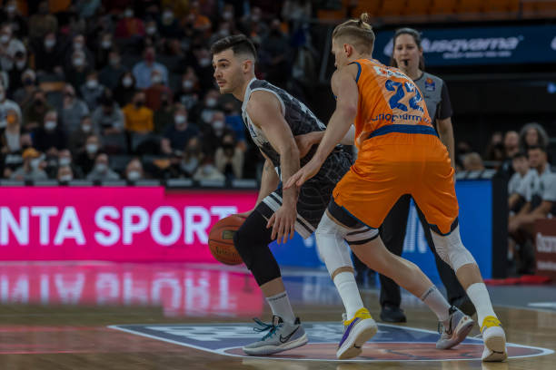 更多球迷和 更多球迷和