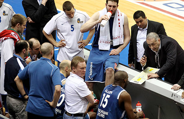 为球队化解 为球队化解